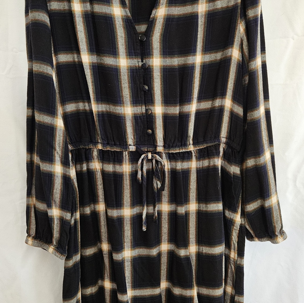 Plaid Drawstring Waist Long-Sleeve Dress in Black and Cream